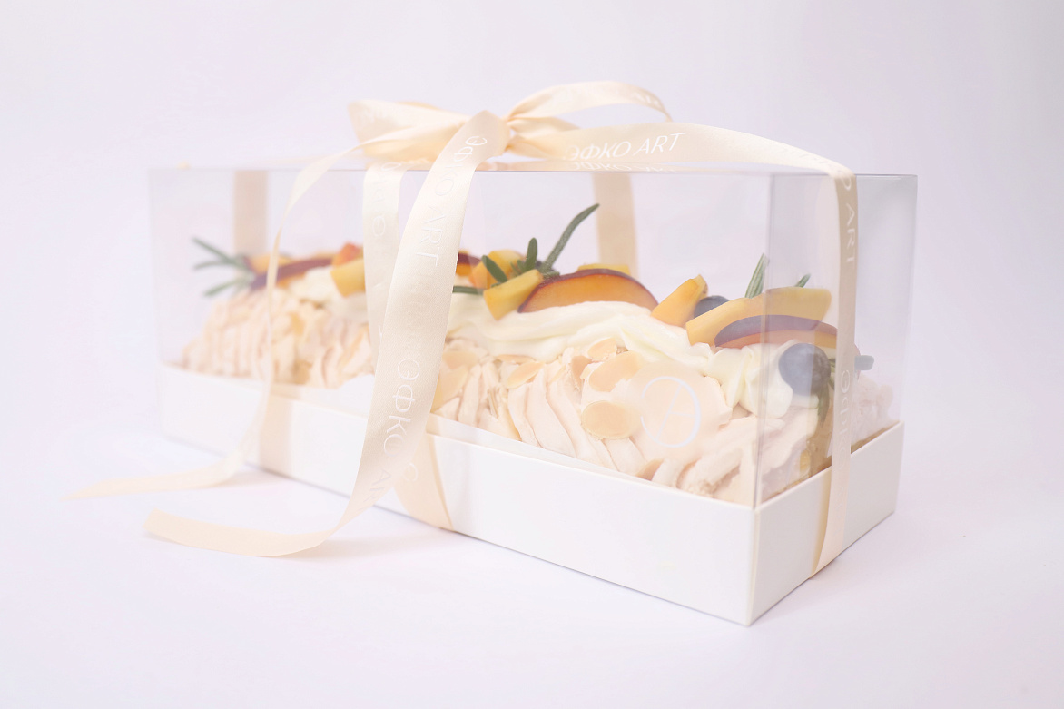 Рулет меренговый с манго и маракуйей