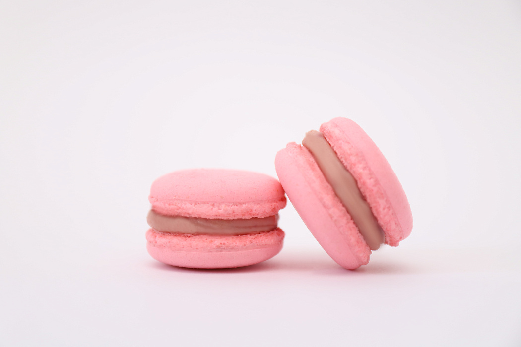 Макарон клубничный
