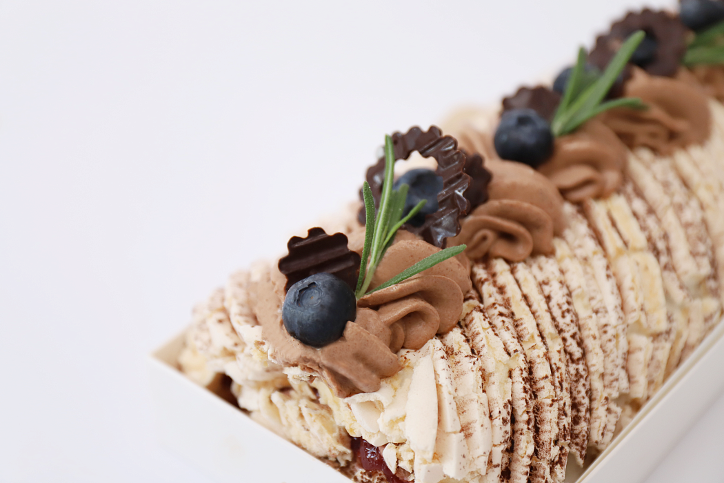 Рулет меренговый шоколадный