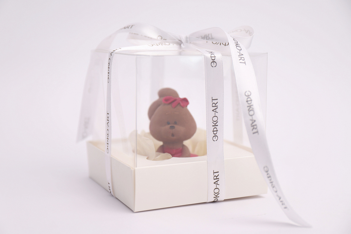 Фигура из молочного шоколада «Зайка»