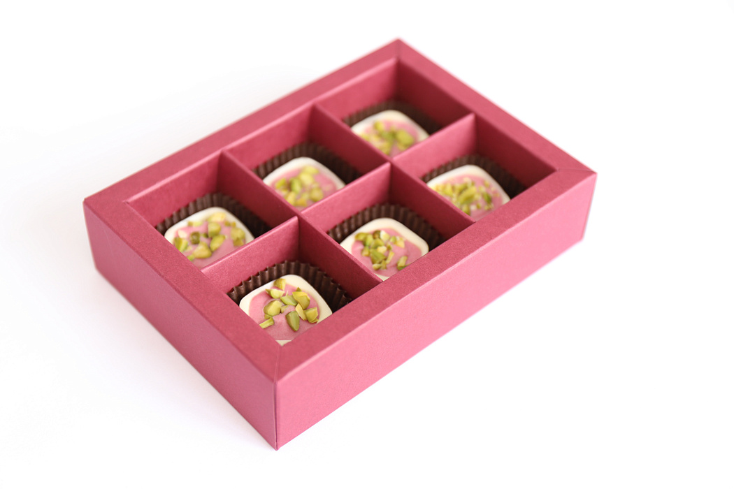 Конфеты с малиной и фисташкой